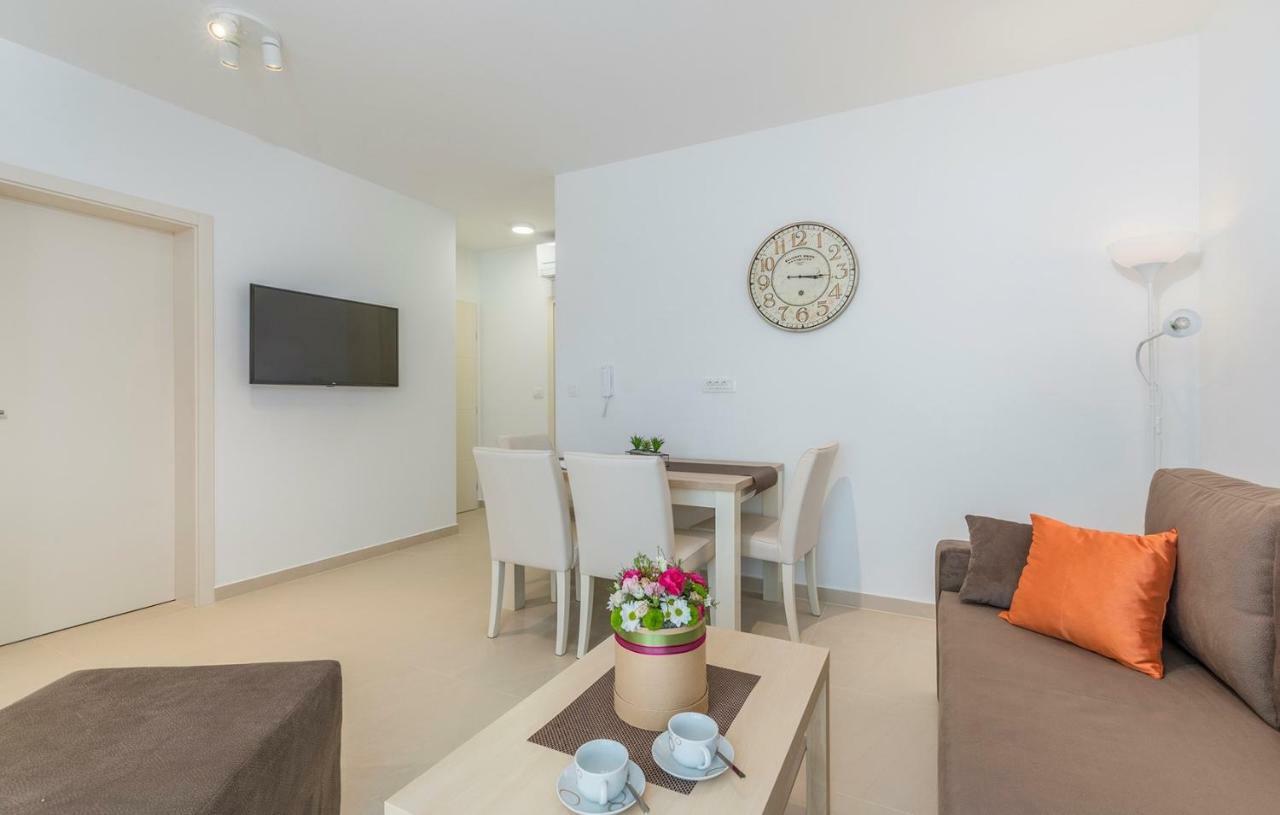 Apartments Hana In فونتانا المظهر الخارجي الصورة