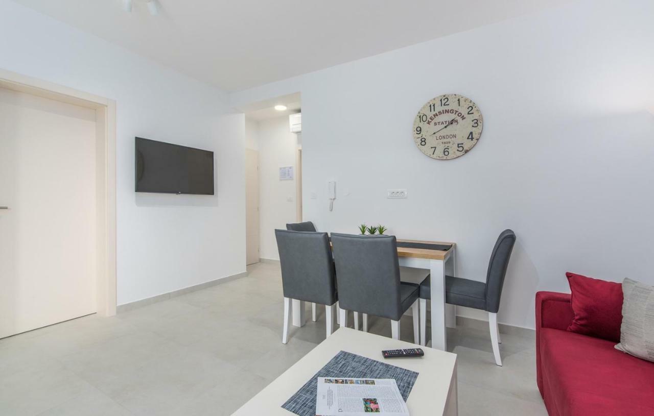 Apartments Hana In فونتانا المظهر الخارجي الصورة